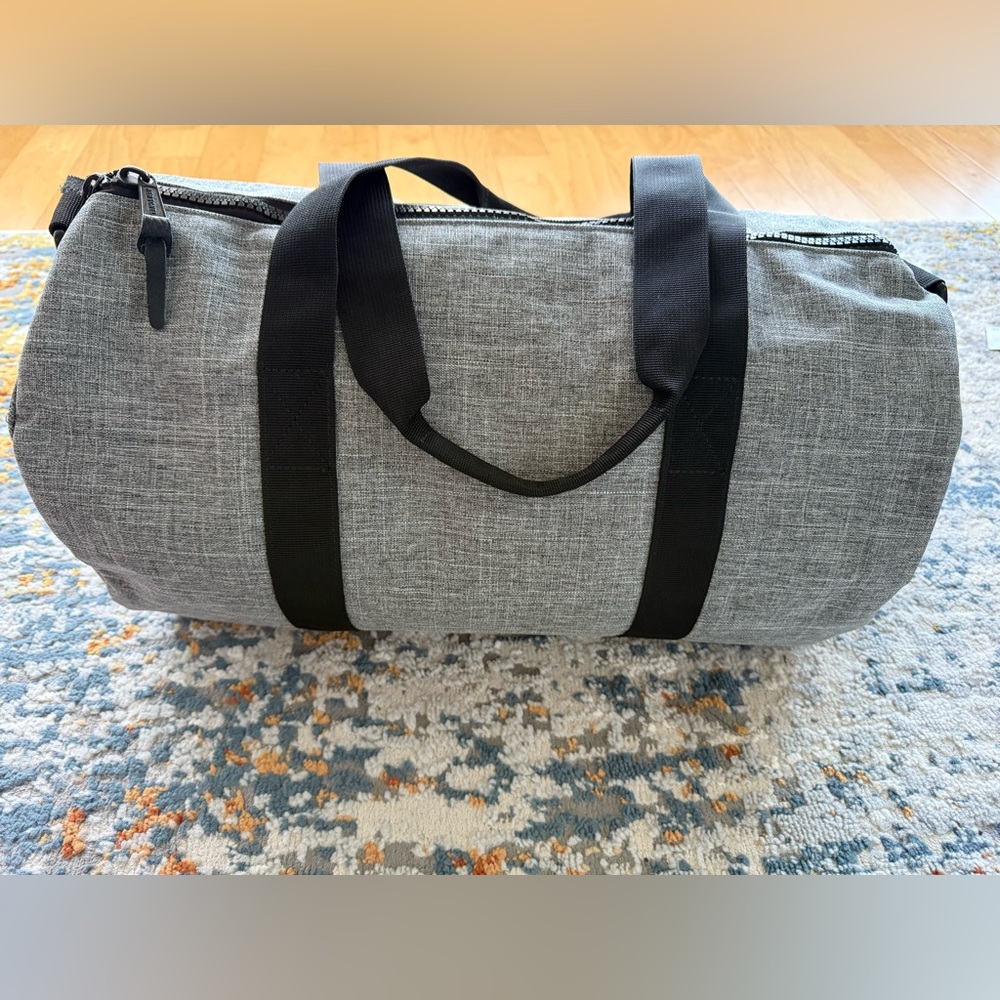 NWT Herschel Supply Company Duffle Bag - Heather Gray - Picture 6 of 10